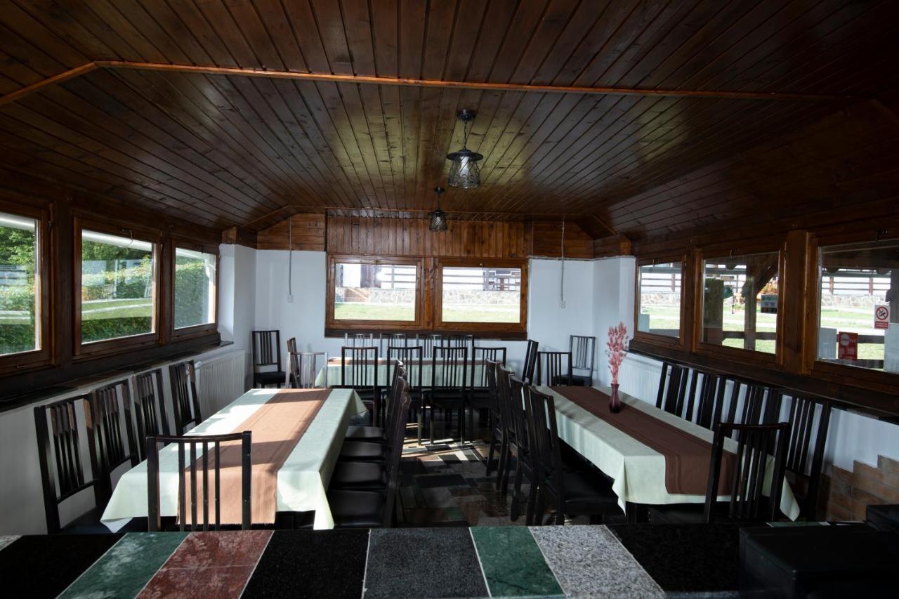 Pallos Apartments Совата Екстериор снимка