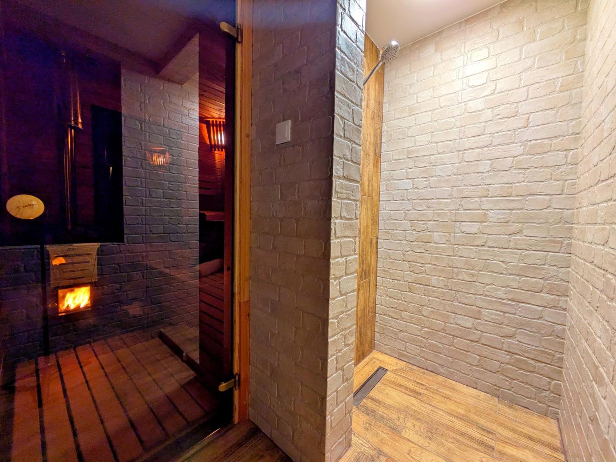Pallos Apartments Совата Екстериор снимка